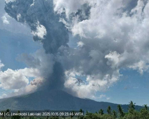 Lagi, Gunung Lewotobi Laki-Laki Kembali Erupsi, Kolom Abu Capai 8.000 Meter