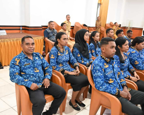 Bupati Kupang Serahkan SK 80 Orang P3K di Kabupaten Kupang 