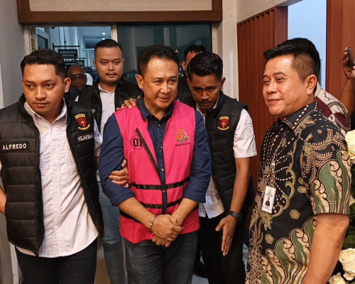 Jadi Tersangka, Mantan Dirut Bank NTT Langsung Ditahan