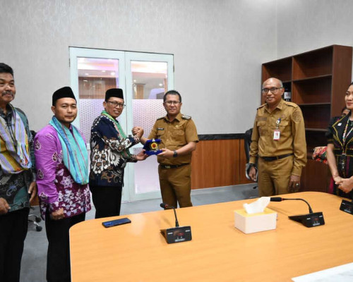 Bupati Kupang Yosef Lede Terima Kunjungan Dinas Pendidikan dan Kebudayaan Kabupaten Situbondo