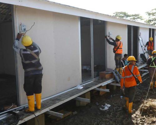 Danantara Sinergikan BUMN Bangun Huntara di Aceh, PLN Sambung Listrik Semua Rumah dan Fasum