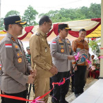 ‎Perkuat Keamanan Desa di Sumba Tengah, Kapolda NTT Resmikan Pospol Baru