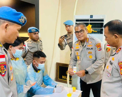 ‎Diam-diam, 21 Kapolres se-NTT Jalani Tes Urine di Mapolda  ‎