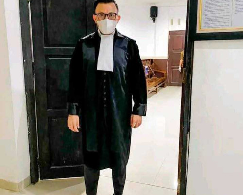 ‎Pledoi di Tipikor Kupang, Kuasa Hukum Roni Sonbay Ungkap Dugaan Aliran Uang ke Oknum Jaksa ‎