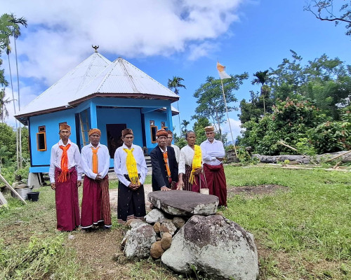 ‎PLN UIP Nusra Bangun Rumah Adat Gonggor, Masyarakat Anugerahkan Status “Ase Kae