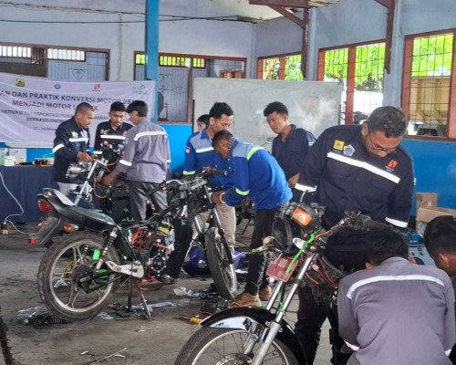 ‎Dari Bengkel Sekolah, 5 Motor Listrik Karya Siswa Manggarai Mengaspal