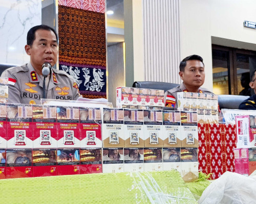 ‎Kapolda NTT Ungkap Peran Tersangka WNA di Kasus Rokok Ilegal