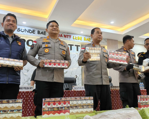 ‎Polda NTT–Bea Cukai Bongkar 11 Juta Rokok Ilegal Senilai Rp23,1 Miliar