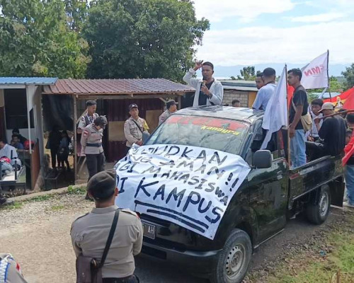 ‎Dinonaktifkan Tanpa Batas Waktu, Mahasiswa Curiga Kampus Lindungi Oknum Dosen