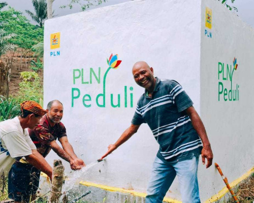 ‎Program TJSL PT PLN (Persero) Dekatkan Akses Air Bersih Warga Poco Leok