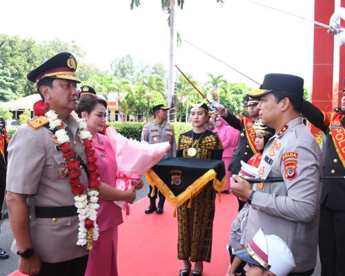 ‎Pedang Pora Iringi Purna Tugas Wakapolda NTT