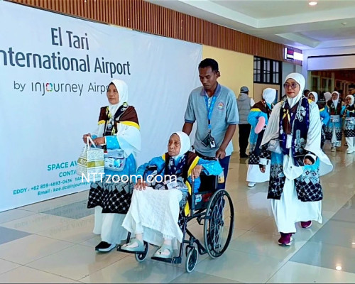Isak Tangis Iringi Keberangkatan 533 Haji NTT di Bandara Internasional El Tari Kupang