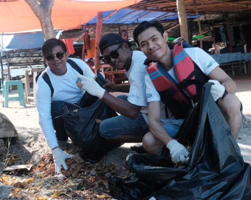 ‎PLN UIP Nusra Bersihkan Pulau Kelor, Kumpulkan 51 Kilogram Sampah