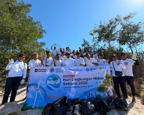 ‎PLN UIP Nusra Bersihkan Pulau Kelor, Kumpulkan 51 Kilogram Sampah