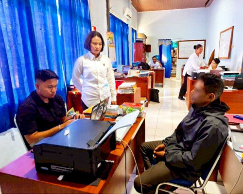 ‎Ngaku Polisi, Pria di Kupang Peras Korban Pakai Foto Bugil, Ditangkap Saat Jebak Korban Bertemu