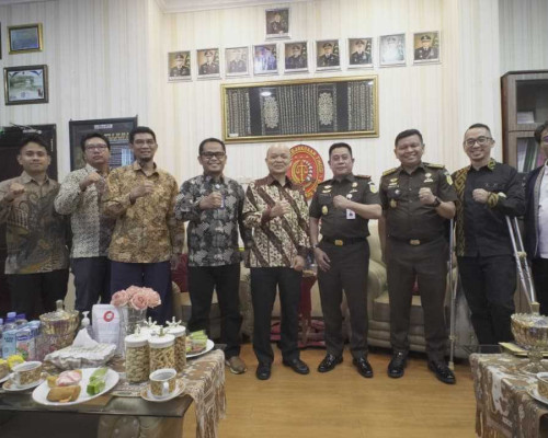 ‎PLN Gandeng Kejati NTT Kawal Proyek Energi Bersih